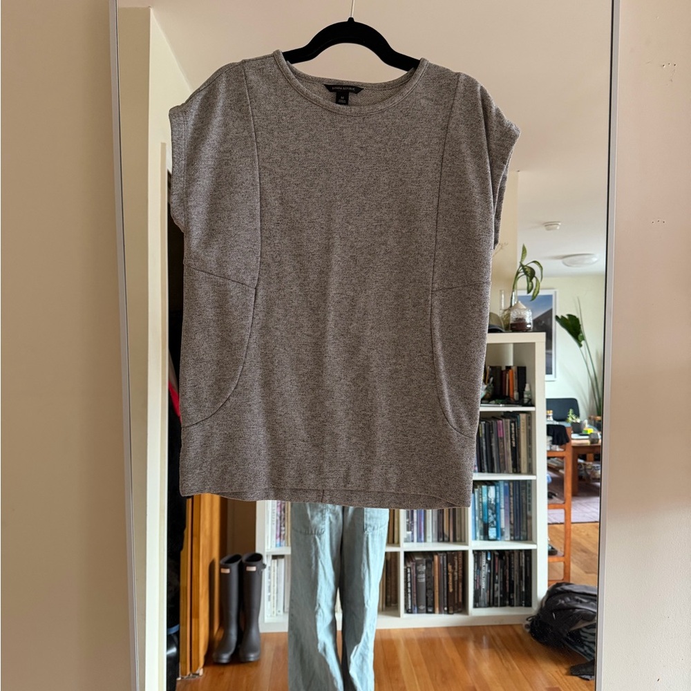 Banana Republic Gray Short-Sleeve Knit Top